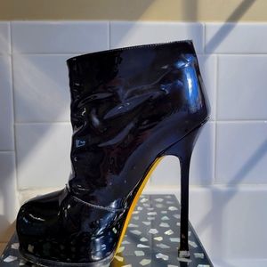 Yves Saint Laurent, YSL, Black patent ankle boots, booties, tribtoo size: 37 1/2
